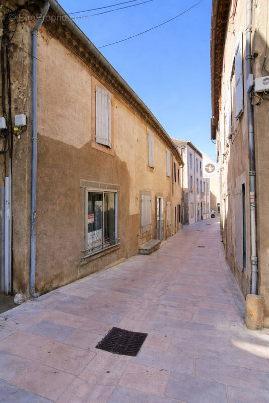 Maison à LAGRASSE