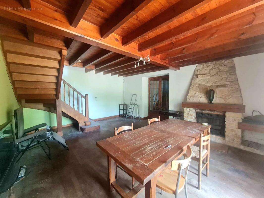 Maison à BERTRIC-BUREE