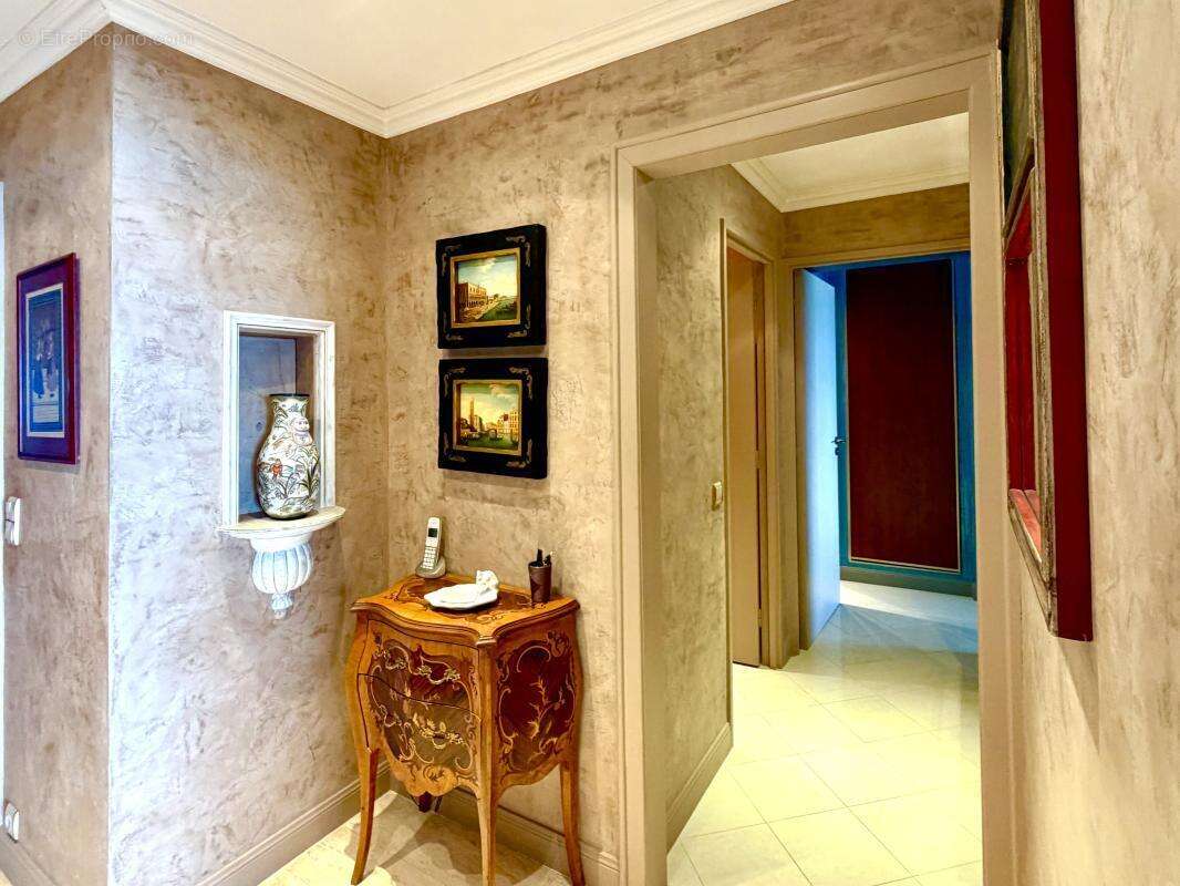 Appartement à VILLENEUVE-LOUBET