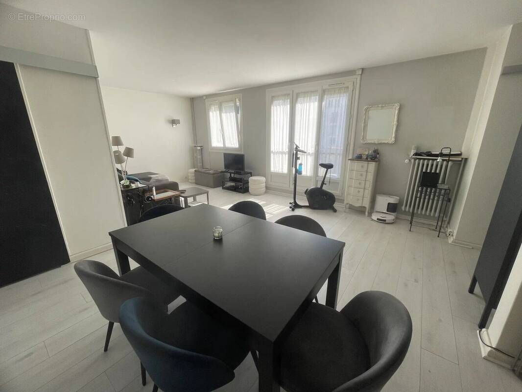 Appartement à COLOMBES