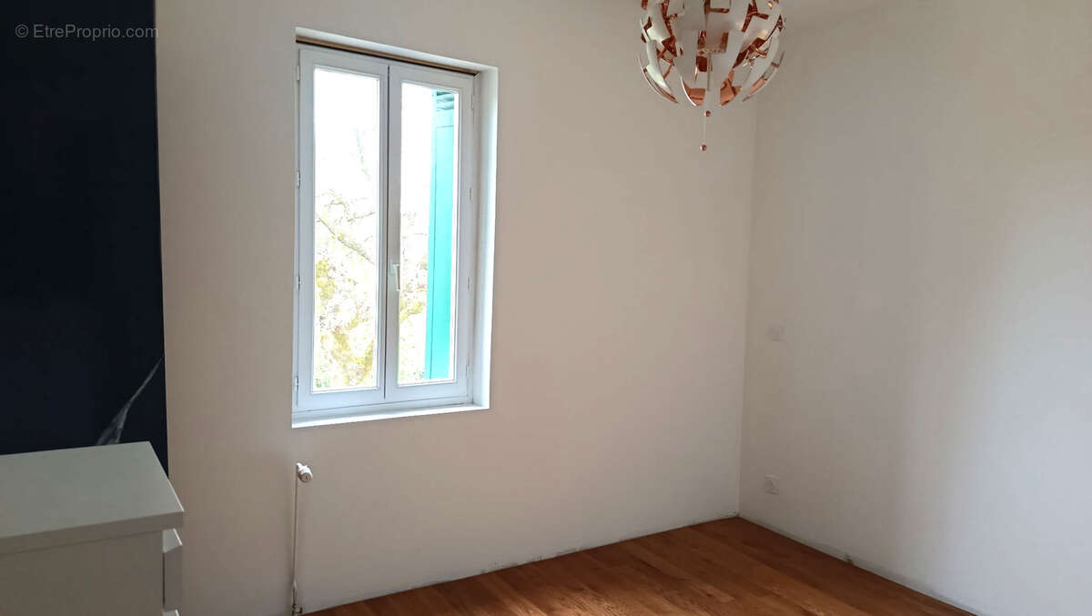 Maison et dépendance à Laruscade - photo 6