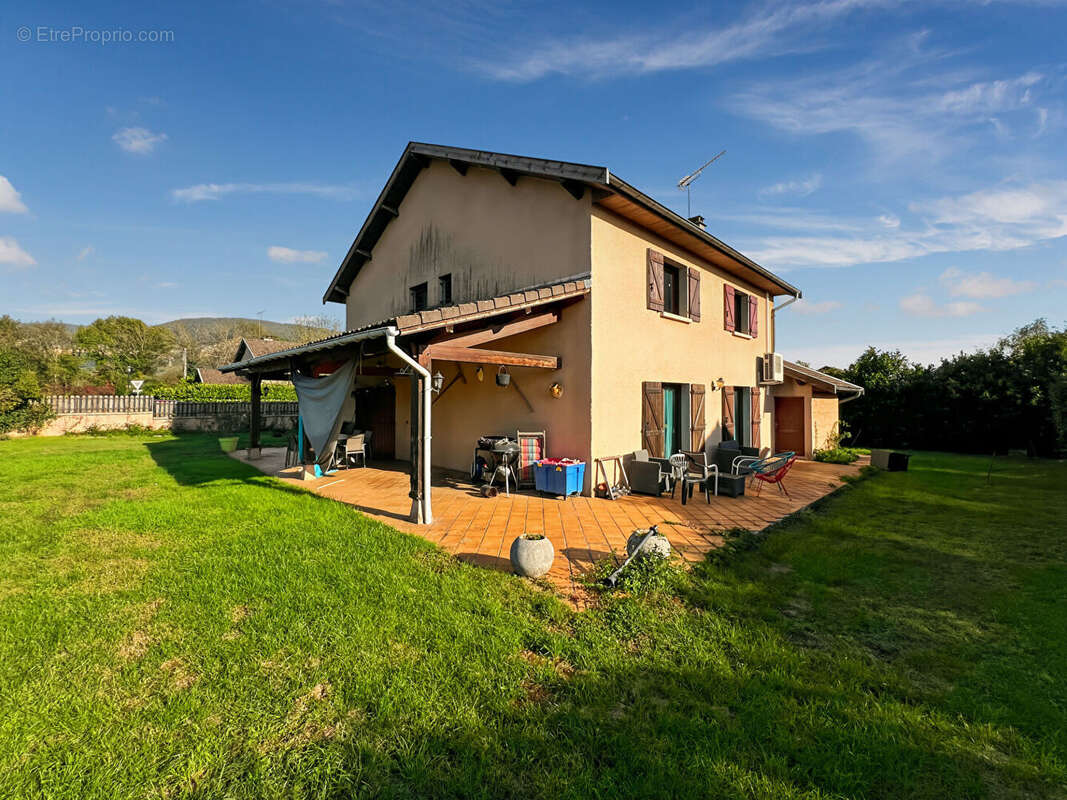 Maison à PORCIEU-AMBLAGNIEU