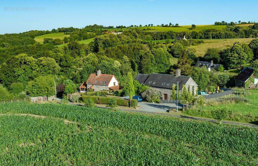 Maison à SAINT-HILAIRE-DU-HARCOUET