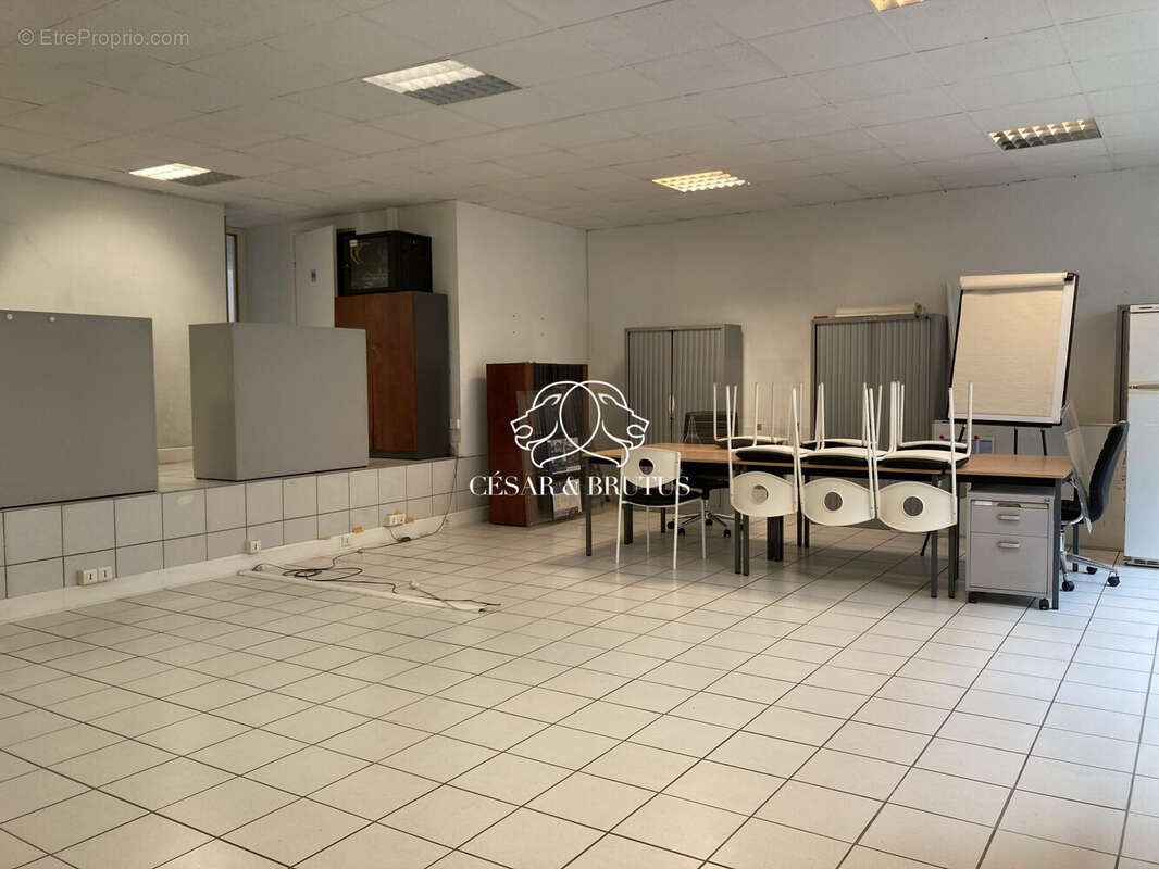 Commerce 120 m² à Lyon-6e  - photo 5