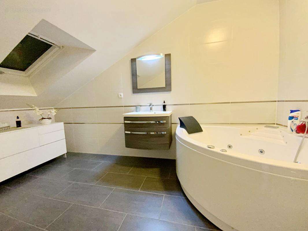 Maison à ASNIERES-SUR-SEINE