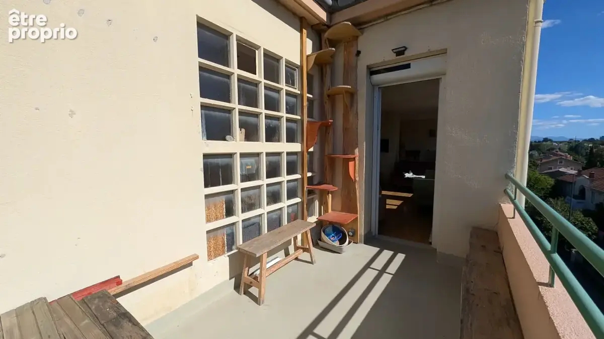 Chateauvert - Appartement F4 avec terrasse et garage - photo 11
