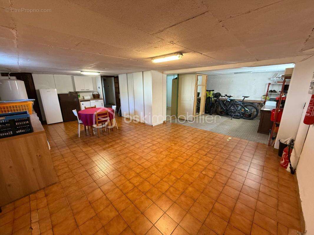 Maison familiale de 130 m² habitables avec jardin arboré de 757m² et piscine - photo 16