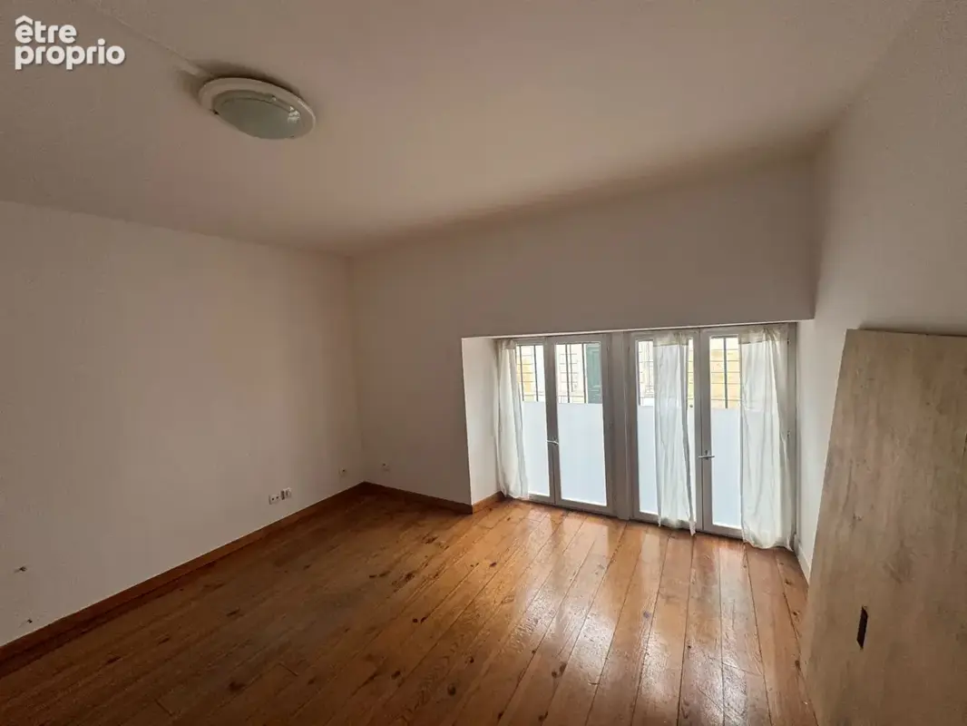 Bordeaux Victoire / Saint -Michel - Appartement 4 pièces de 63.8 m² - photo 3