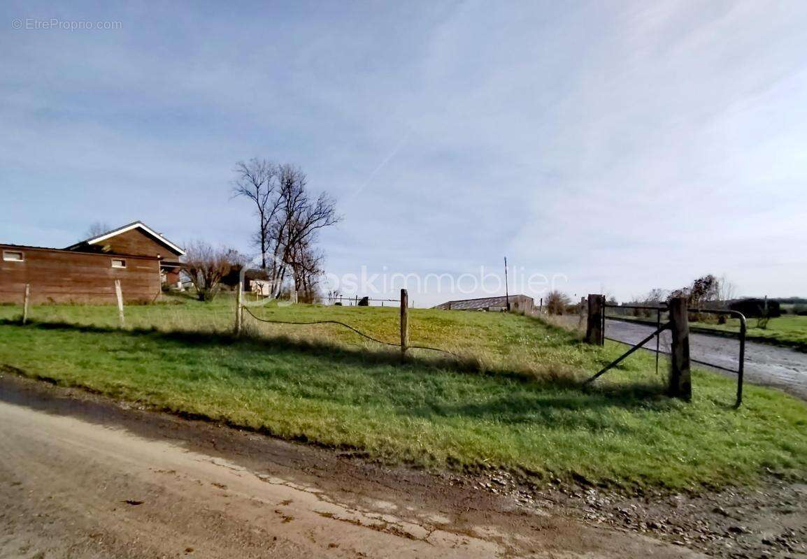 Terrain à NOVION-PORCIEN