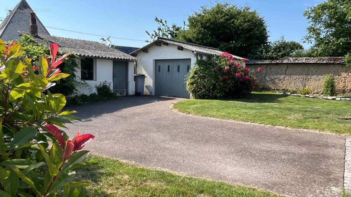 Maison normande de charme avec jardin clos, garage indépendant et pompe à chaleur à BOISSEY LE CH - photo 2