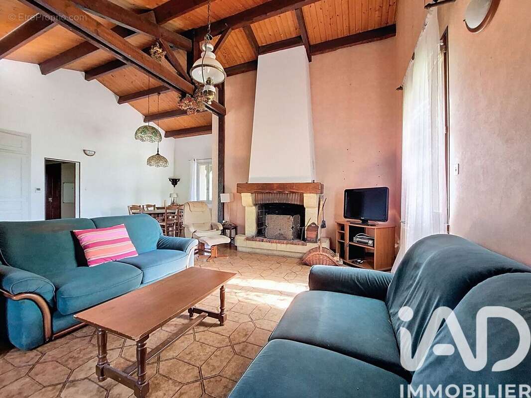 Maison 125 m² à Le Montat  - photo 4