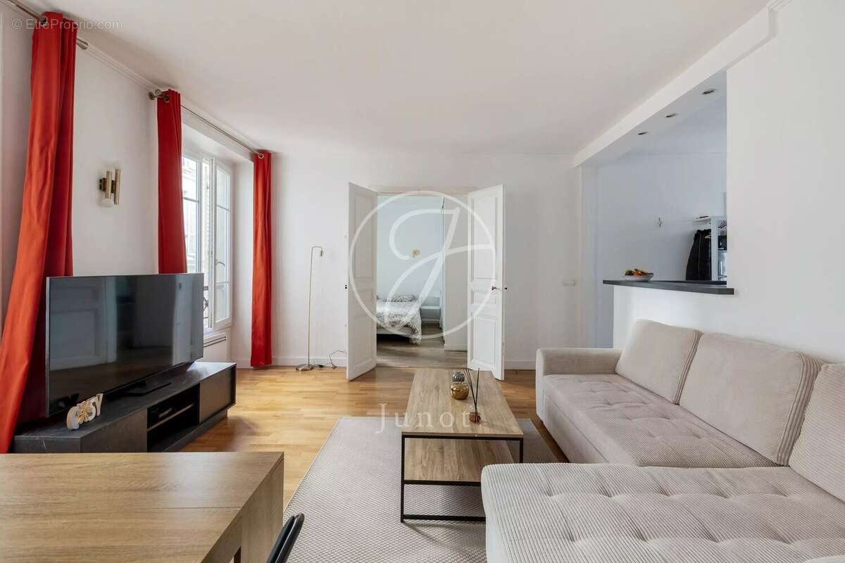 Appartement à PARIS-8E