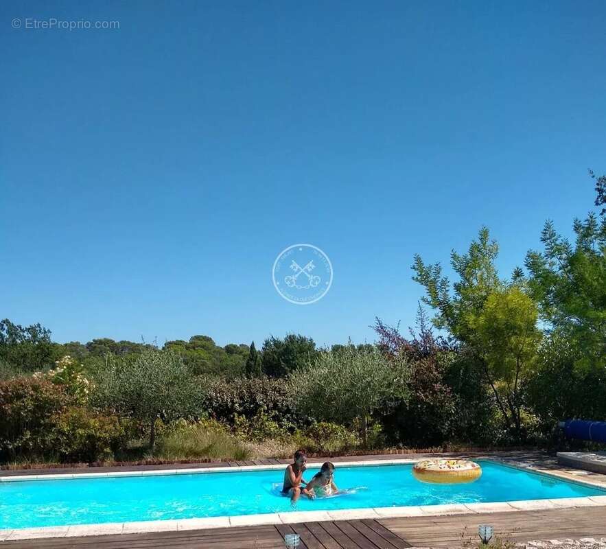 Maison à BAGNOLS-EN-FORET