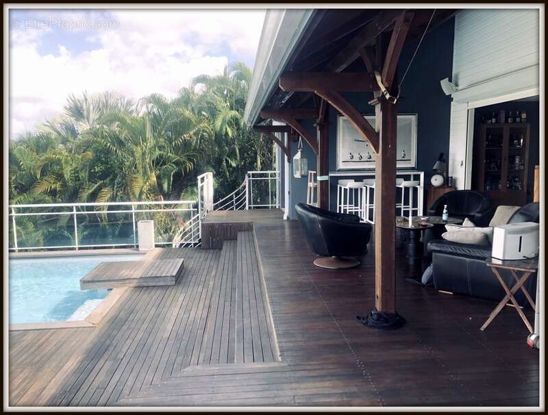 Maison à BAIE-MAHAULT