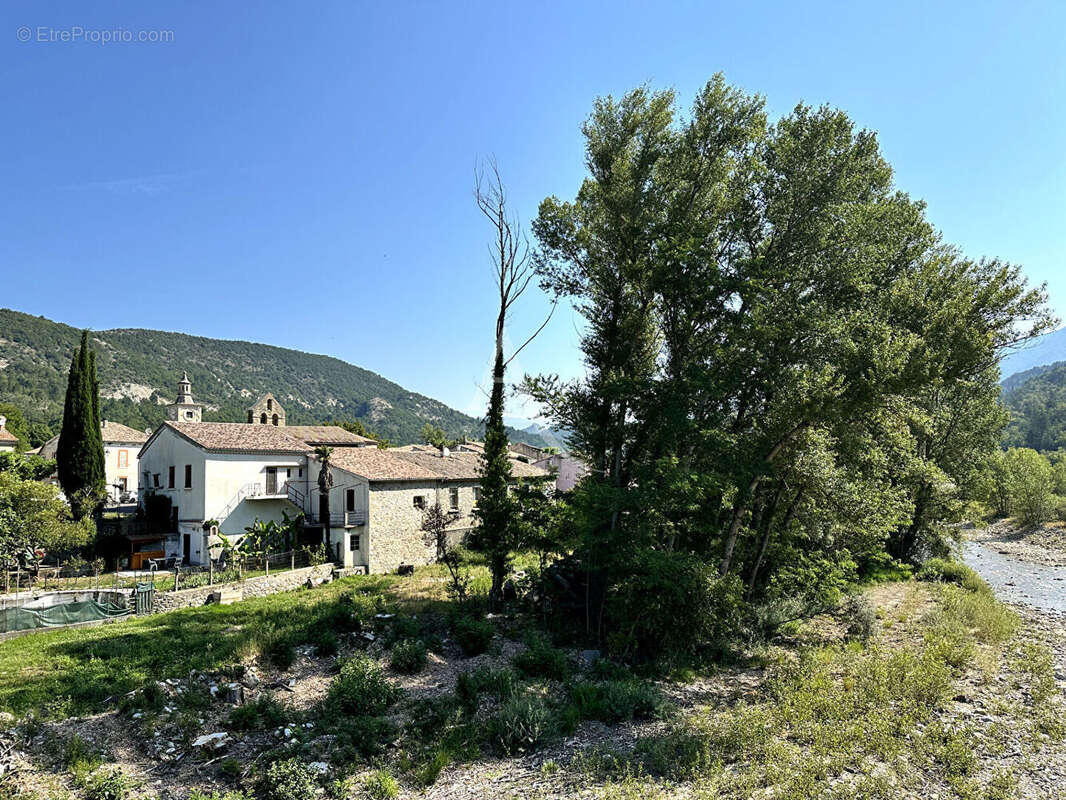 Appartement à VOLONNE