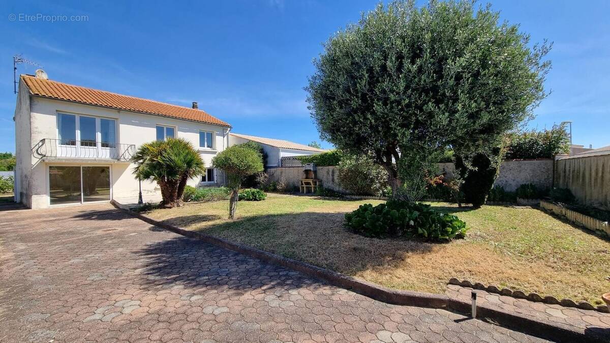 Photo 1 - Maison à LA JARNE