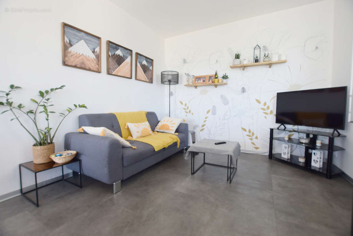 Maison à VIEUX-CHARMONT