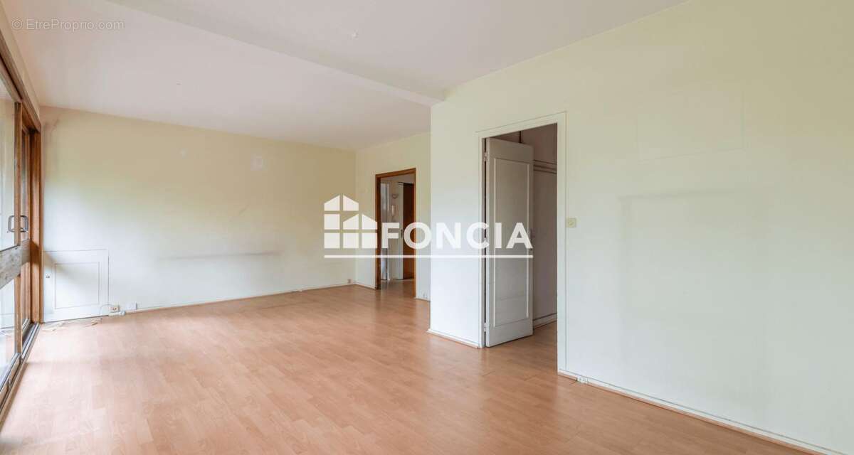Appartement à LA CELLE-SAINT-CLOUD