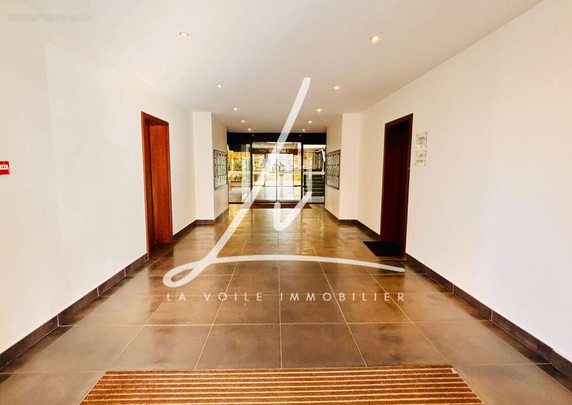 Commerce à SAINT-CONTEST