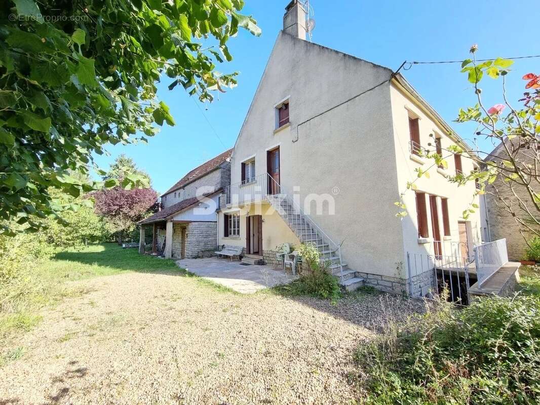 Maison à DORNECY