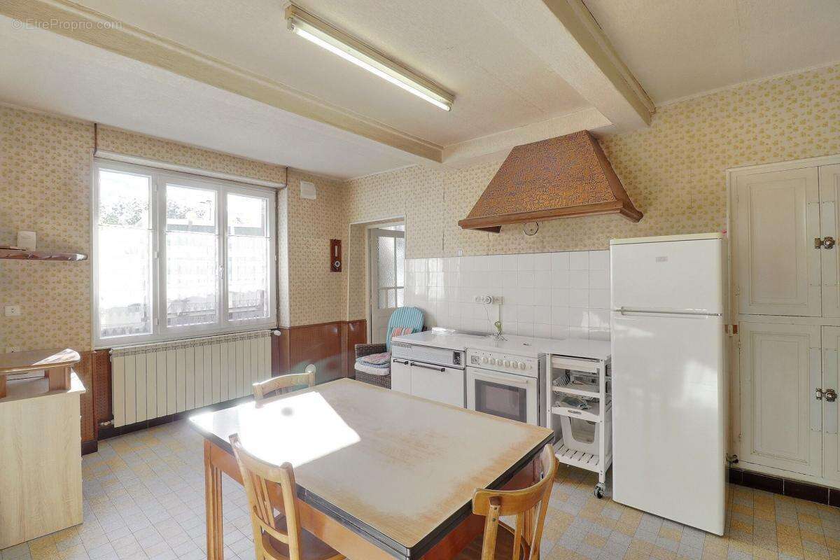 Maison à LES AVENIERES