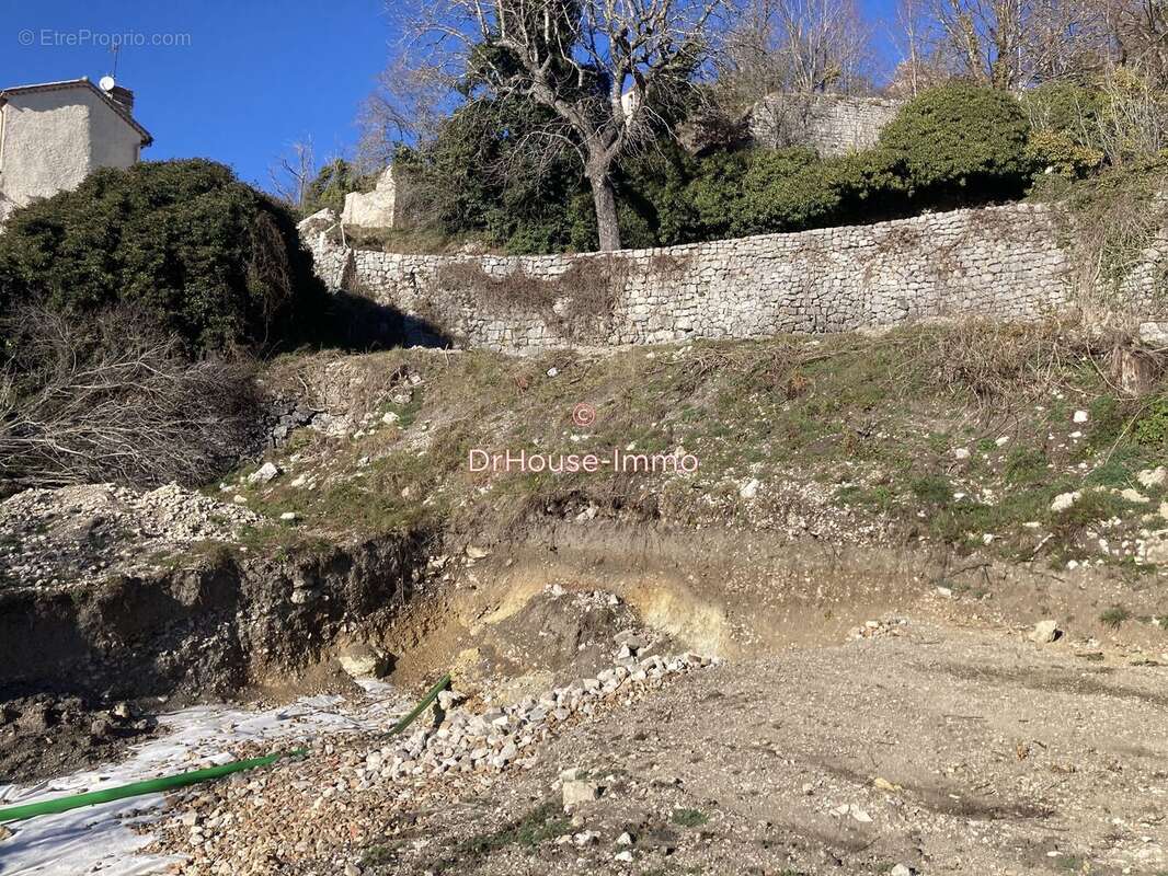 Terrain à COMPS-SUR-ARTUBY