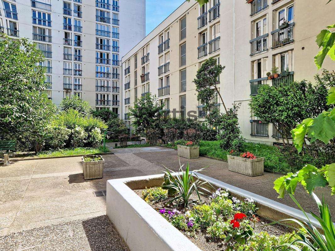 Appartement à PARIS-19E