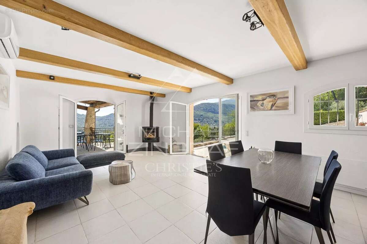 Maison à TOURRETTES-SUR-LOUP