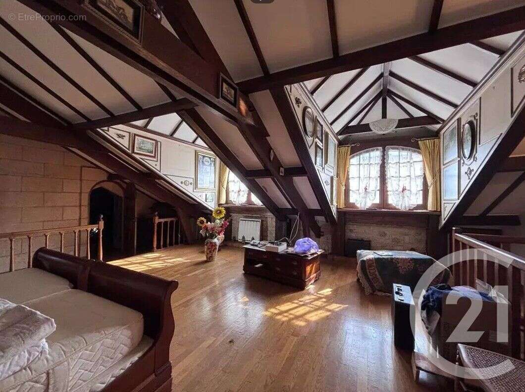 Maison à SAINT-MAUR-DES-FOSSES