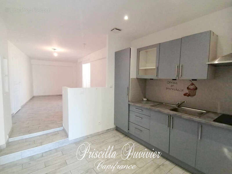 Commerce à BERTHECOURT