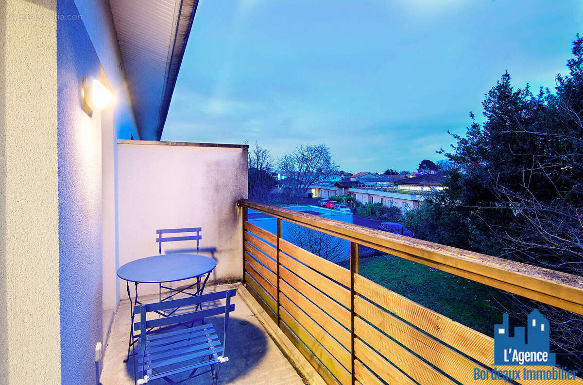 Vendu par l'agence. exclusivité ! bègles - appartement type 2 de 41 m²  au dernier étage avec un balcon de 5 m² + place de parki - photo 7