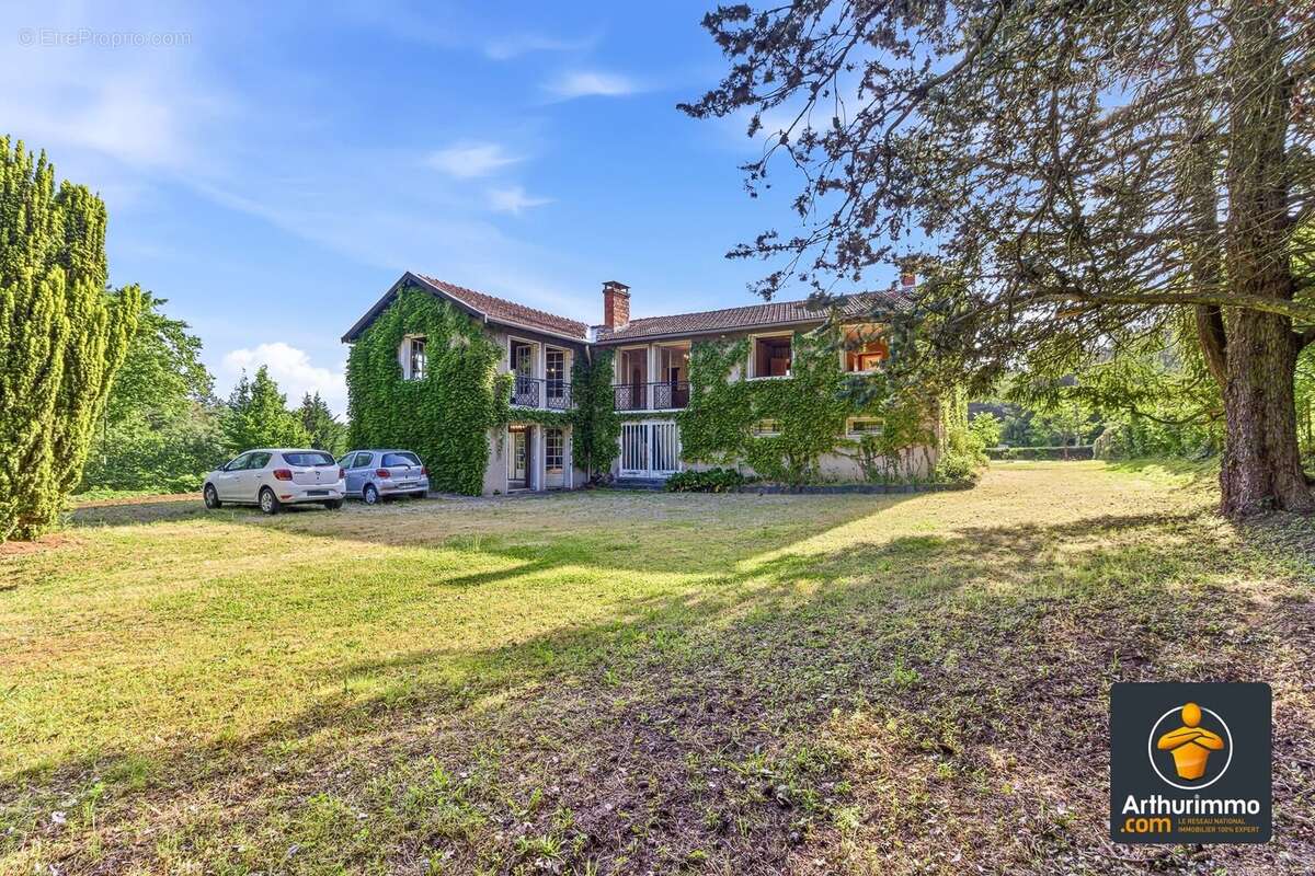Maison à SAINT-GENIS-LAVAL