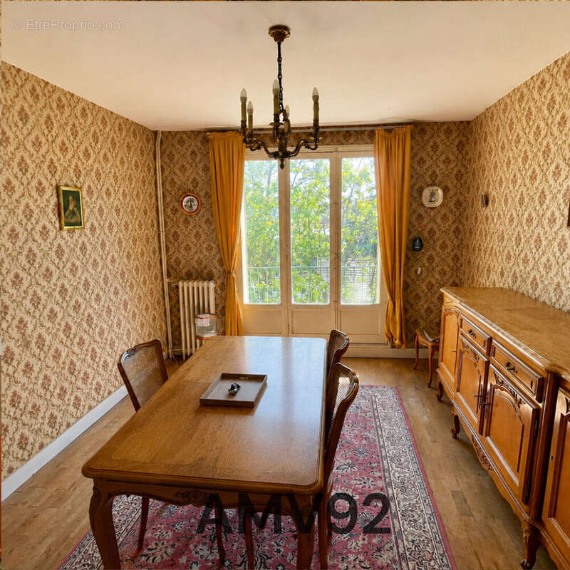 Appartement à LA GARENNE-COLOMBES