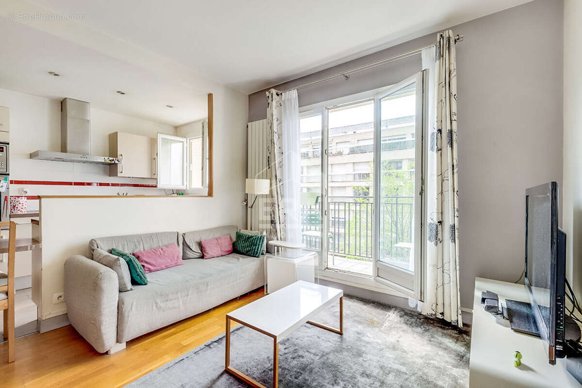 Appartement à PARIS-17E