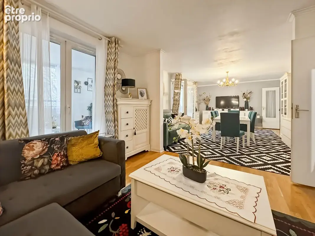CENTRE-VILLE - Magnifique appartement de 100 m² + Loggia de 20 m² - photo 3