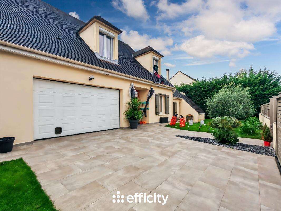 Maison à LA QUEUE-EN-BRIE