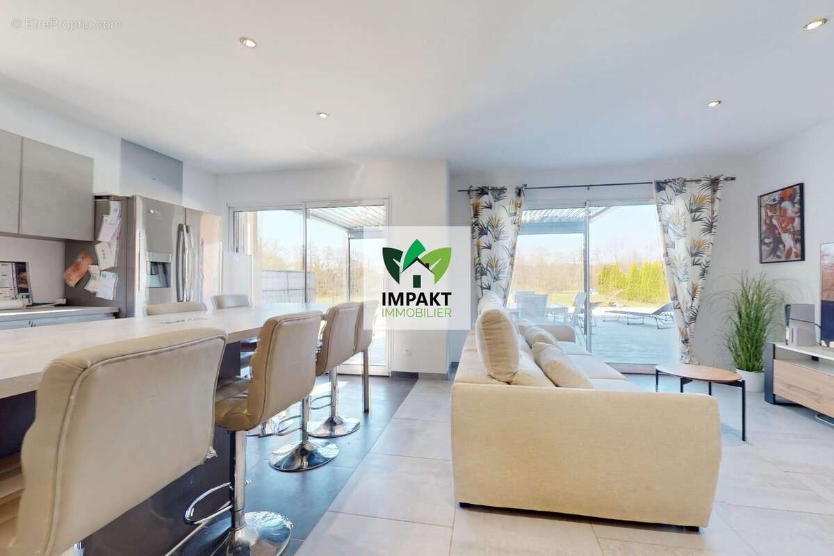 Maison à ROUGEGOUTTE