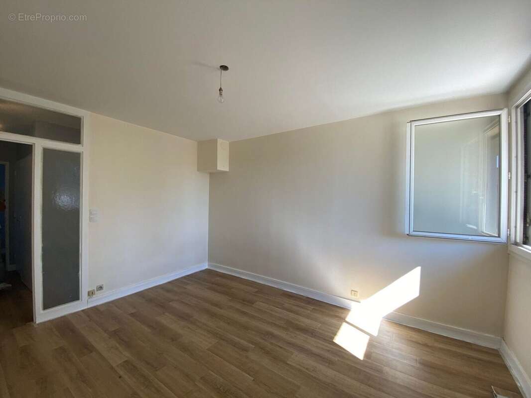 Appartement 30 m² à Bergerac  - photo 2