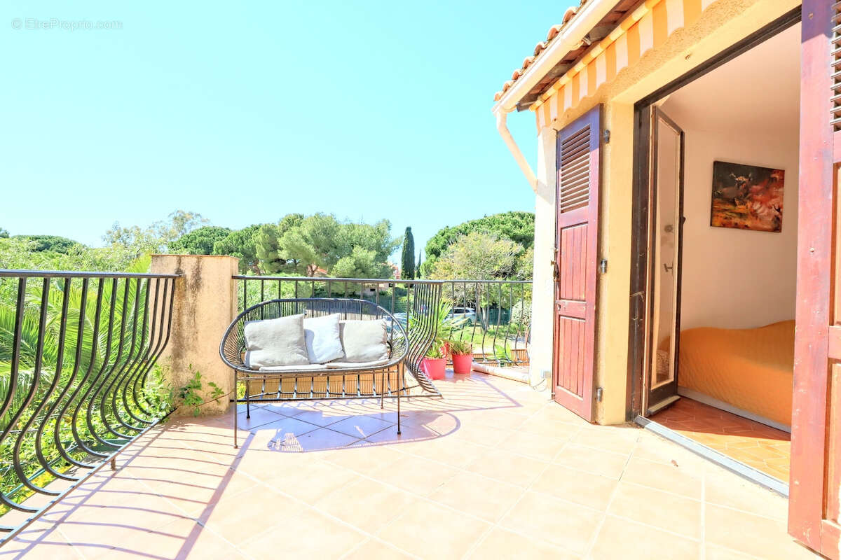 Appartement à LA LONDE-LES-MAURES