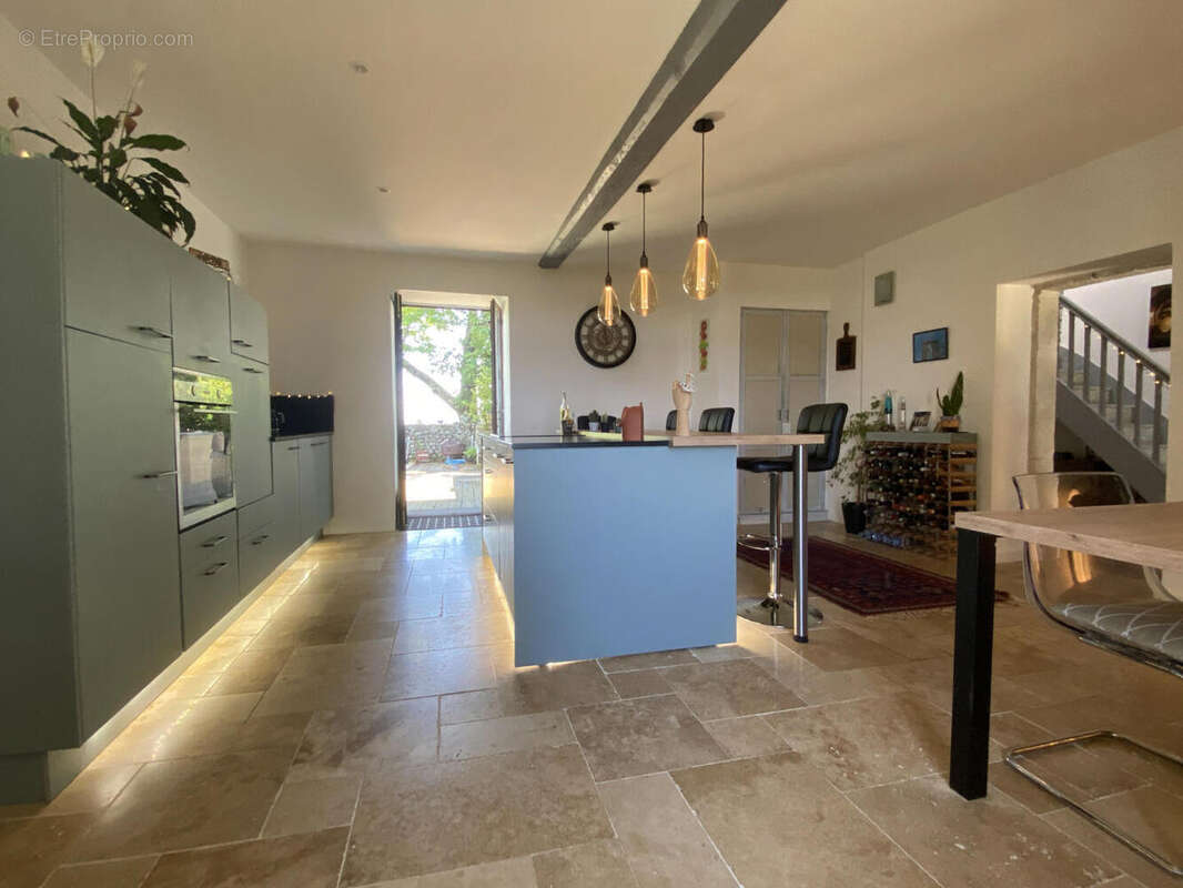 cuisine - Maison à BELLON