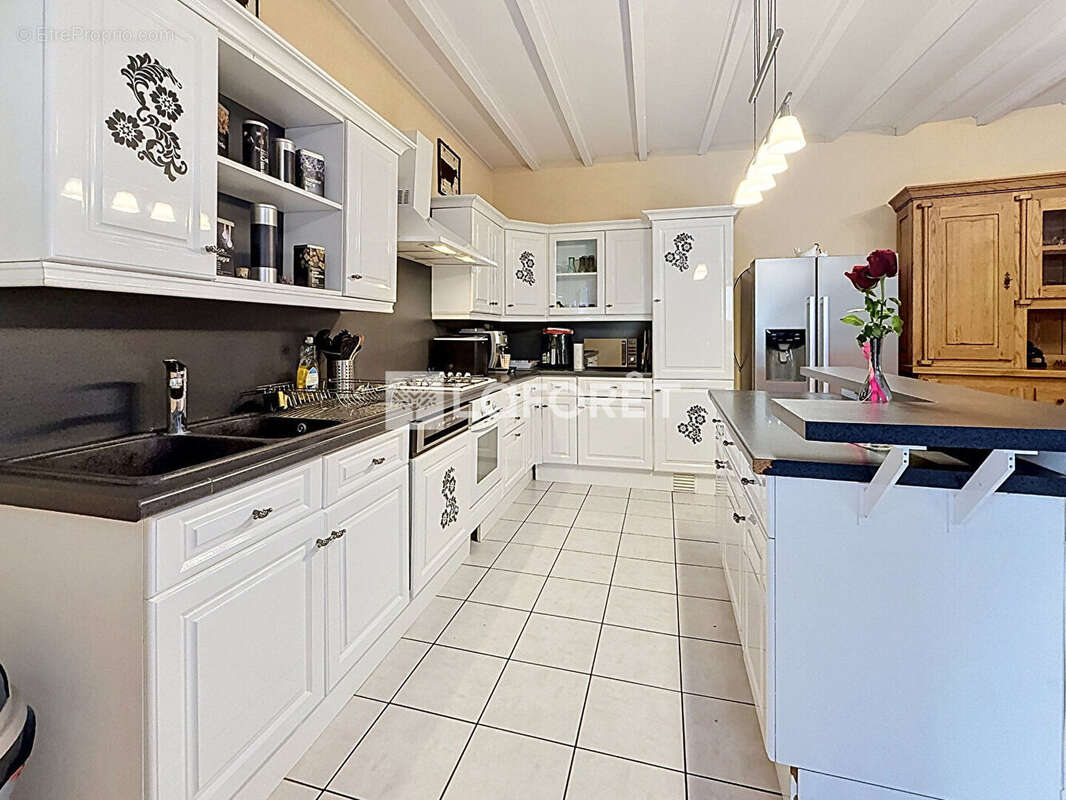 Maison de village rénovée - Mézériat - photo 5