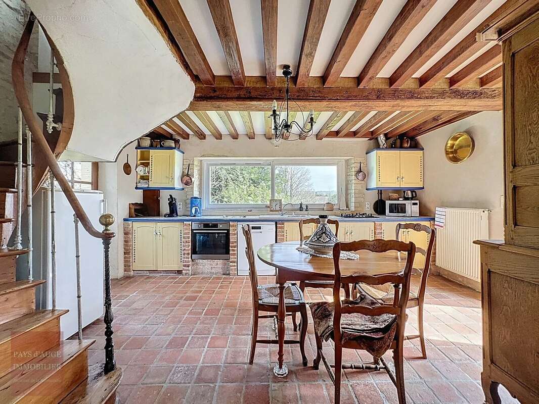 Maison à SAINT-PIERRE-SUR-DIVES