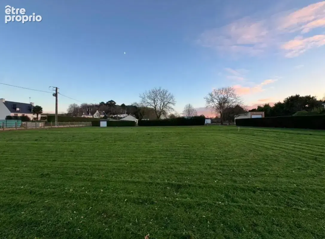 Terrain à SAINT-LAURENT-SUR-OUST