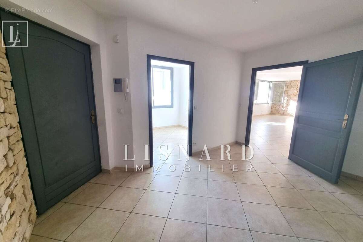 Appartement à VALLAURIS