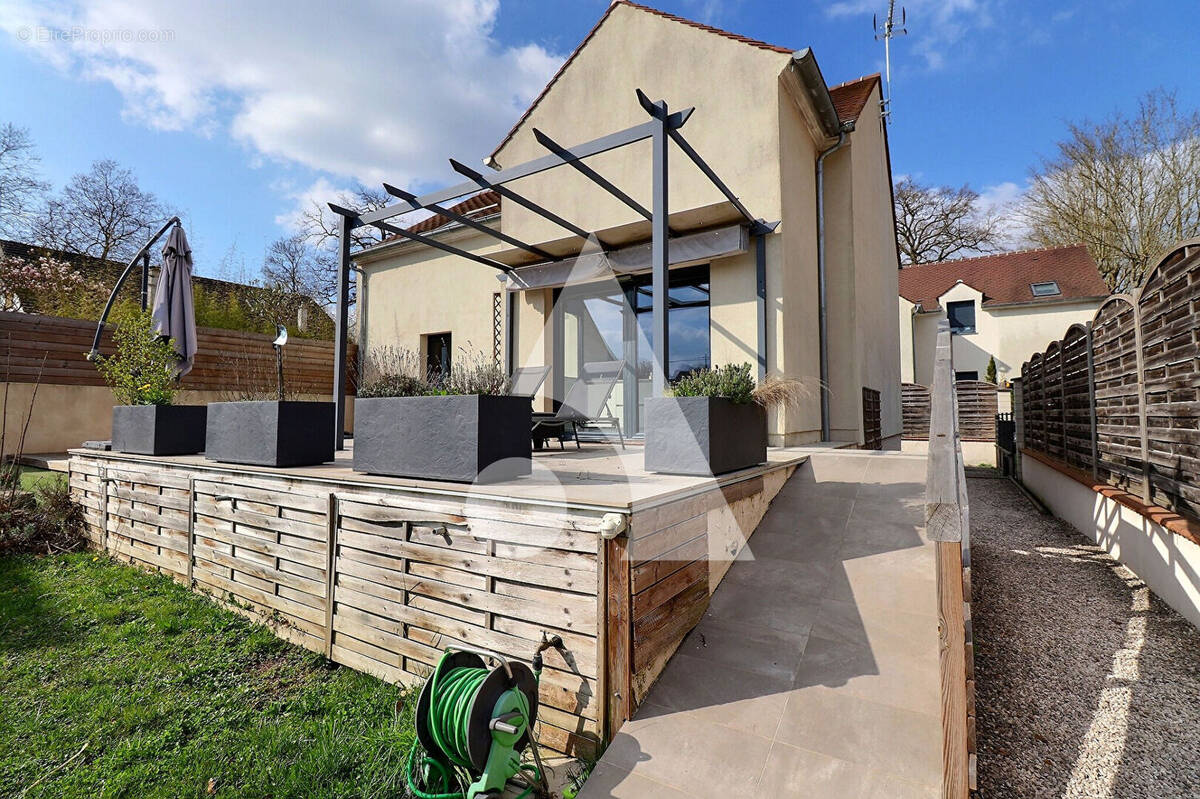 Maison à AUVERS-SUR-OISE