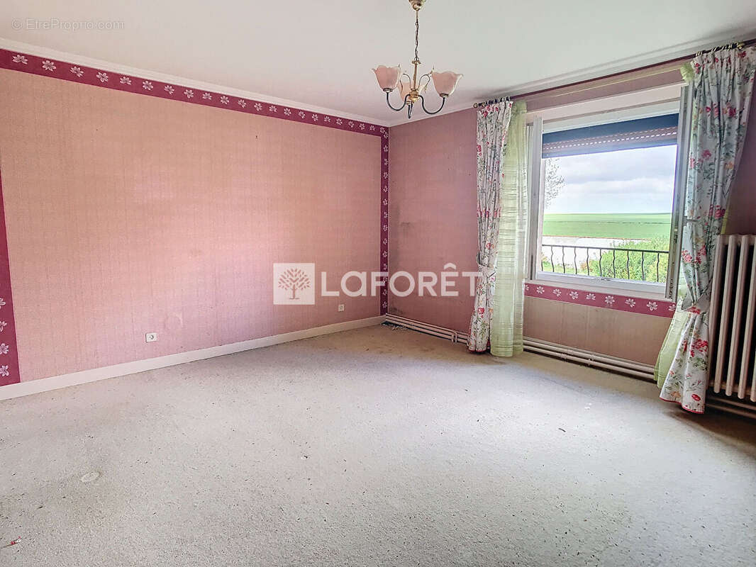 Maison à VILLERS-LE-CHATEAU