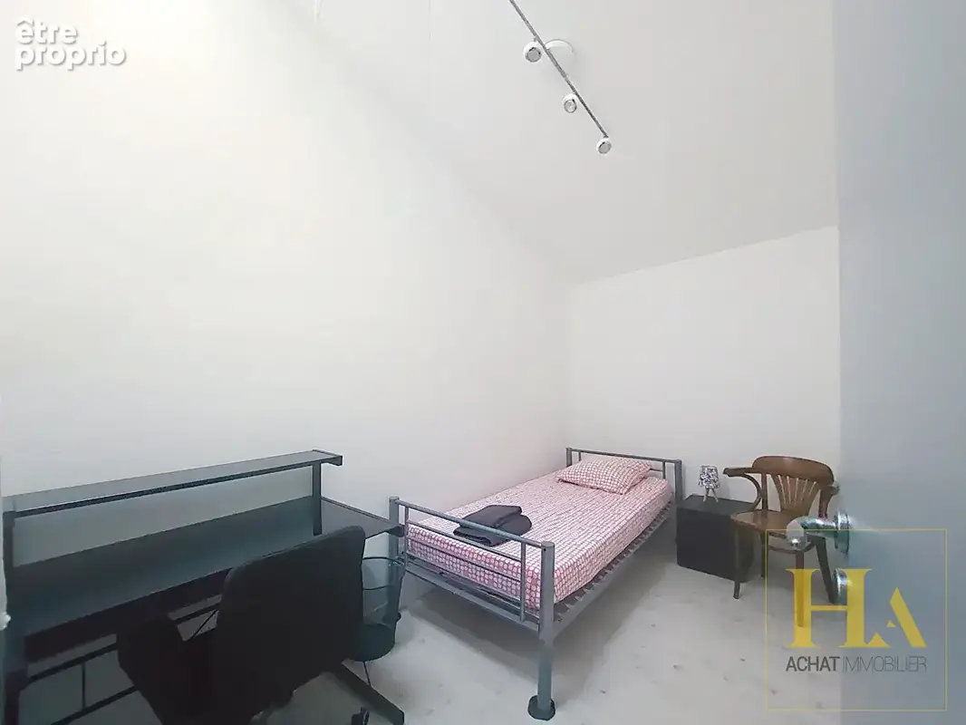 Un duplex atypique plein de charme à deux pas du centre-ville ! - photo 8