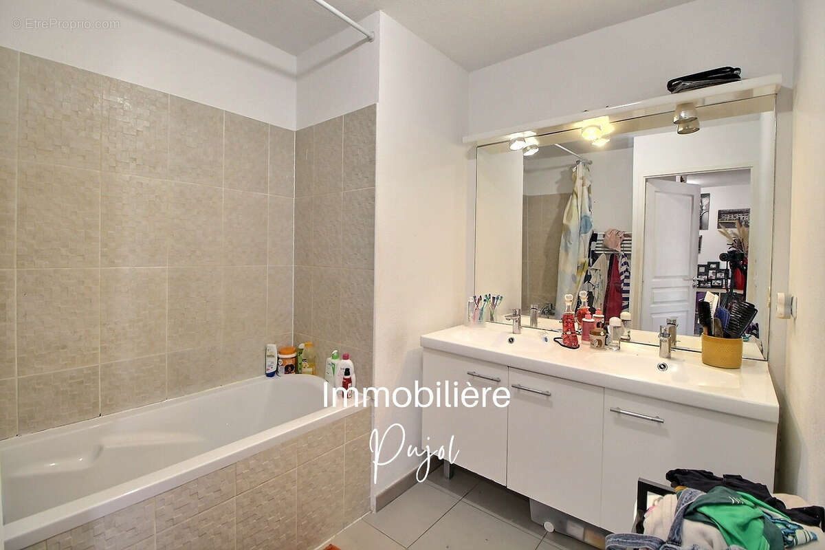 Appartement à MARSEILLE-4E