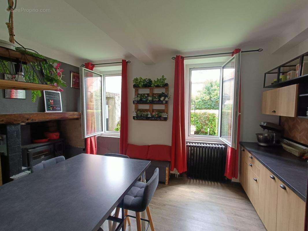 Maison à VIC-EN-BIGORRE