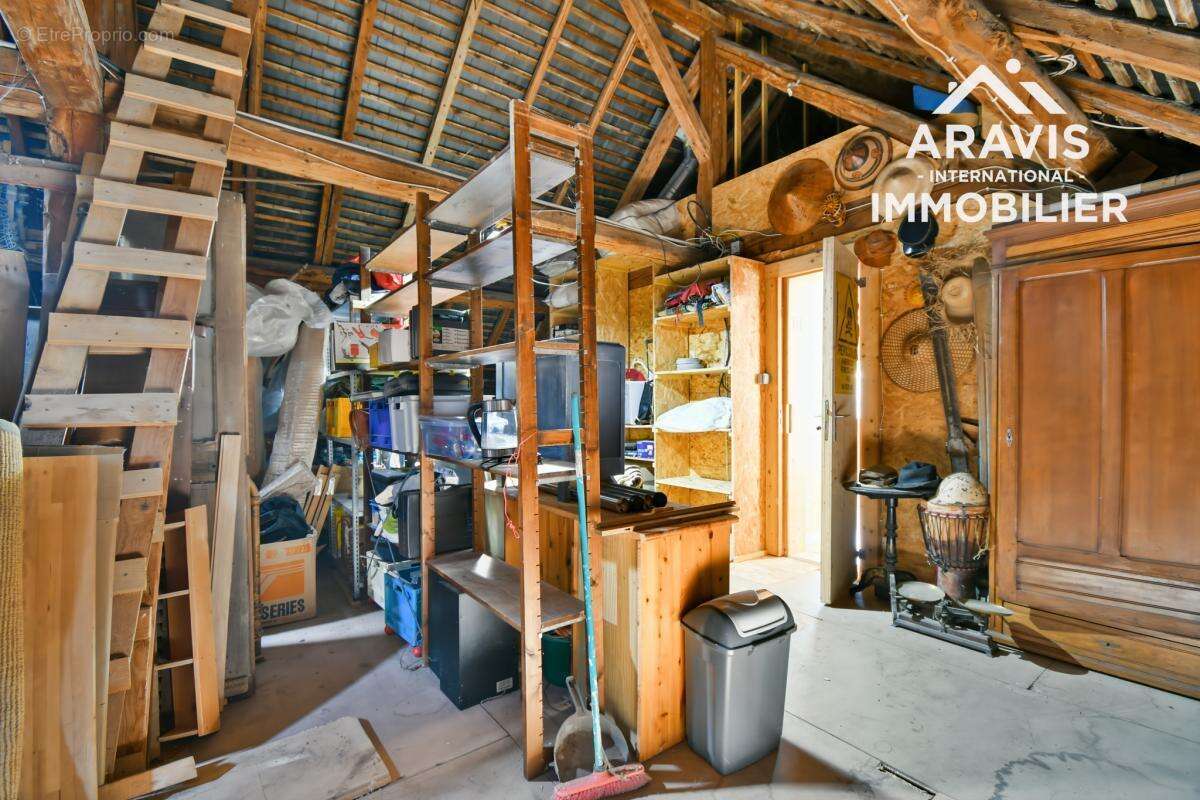 Appartement à DINGY-SAINT-CLAIR